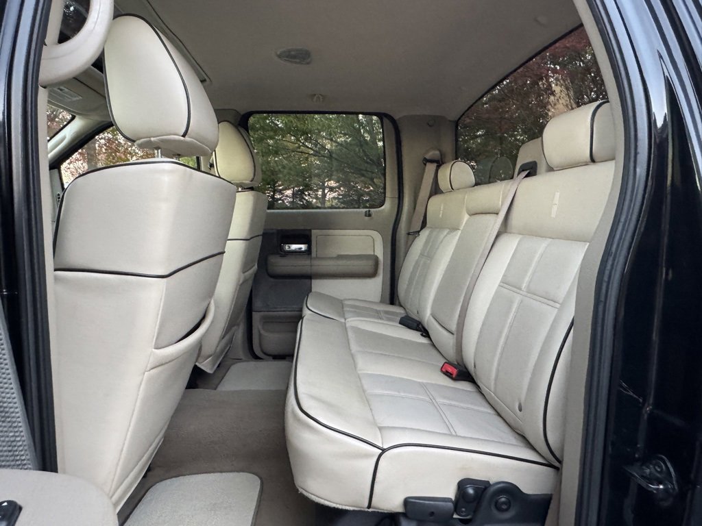 Used 2006 Lincoln Mark LT 4x4 image 16