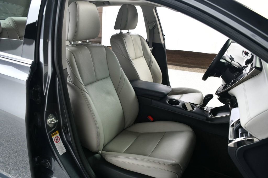Used 2013 Toyota Avalon XLE Premium FWD image 31