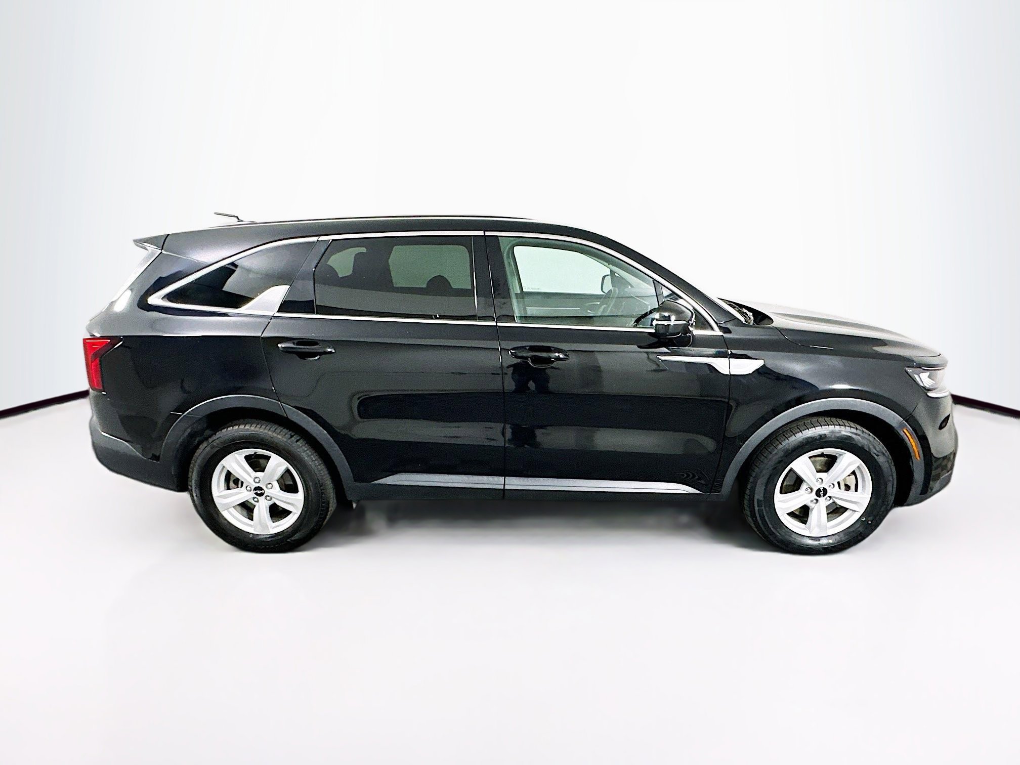 Used 2023 Kia Sorento LX image 10
