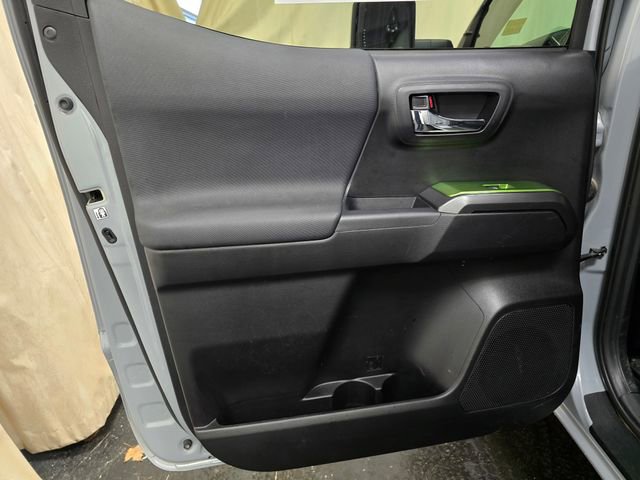 Used 2020 Toyota Tacoma TRD Off-Road image 25