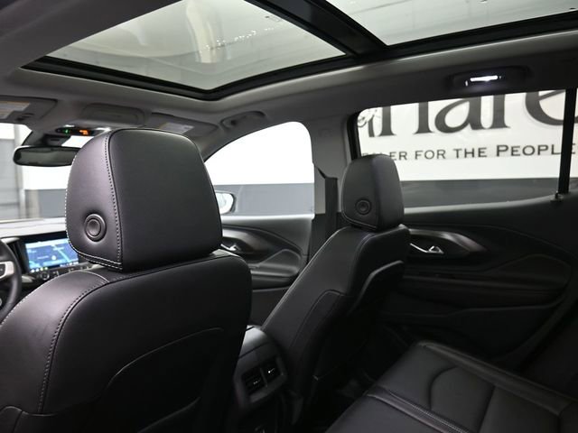 Used 2023 GMC Terrain SLT w/ Infotainment Package II image 24