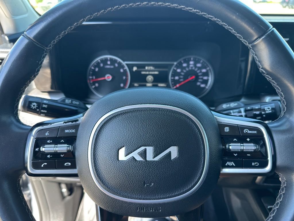 Used 2022 Kia Sorento S w/ Panoramic Sunroof Package FWD image 23