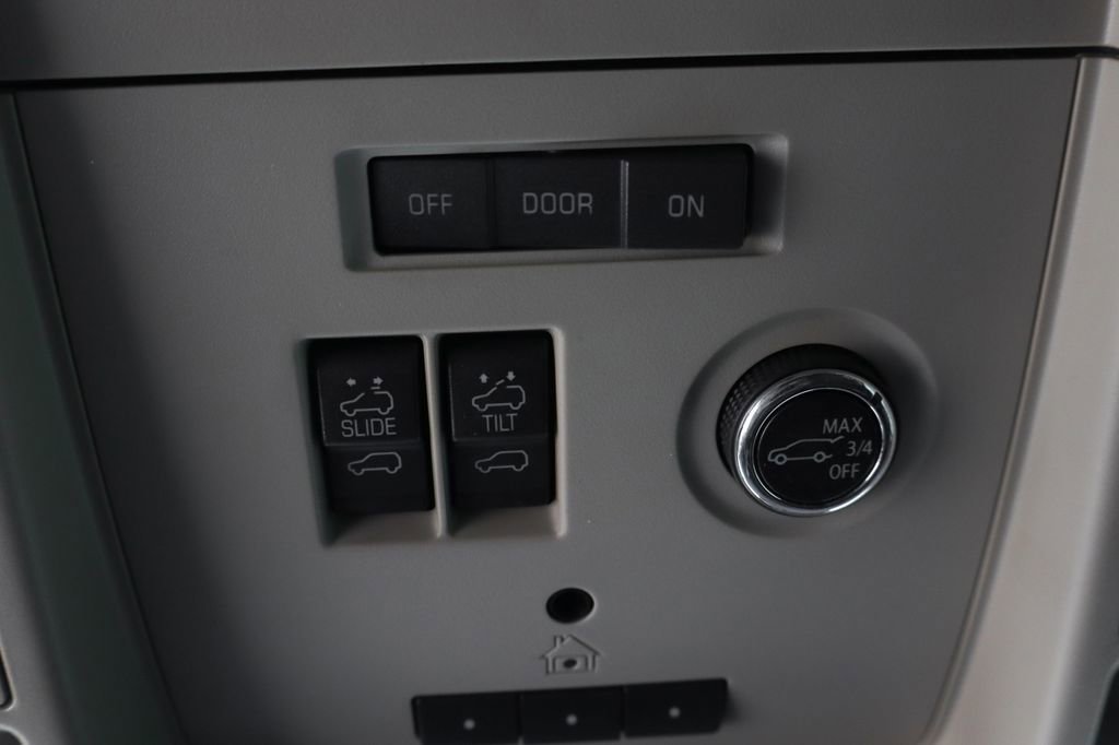 Used 2019 GMC Yukon XL Denali w/ Open Road Package AWD/4WD image 34