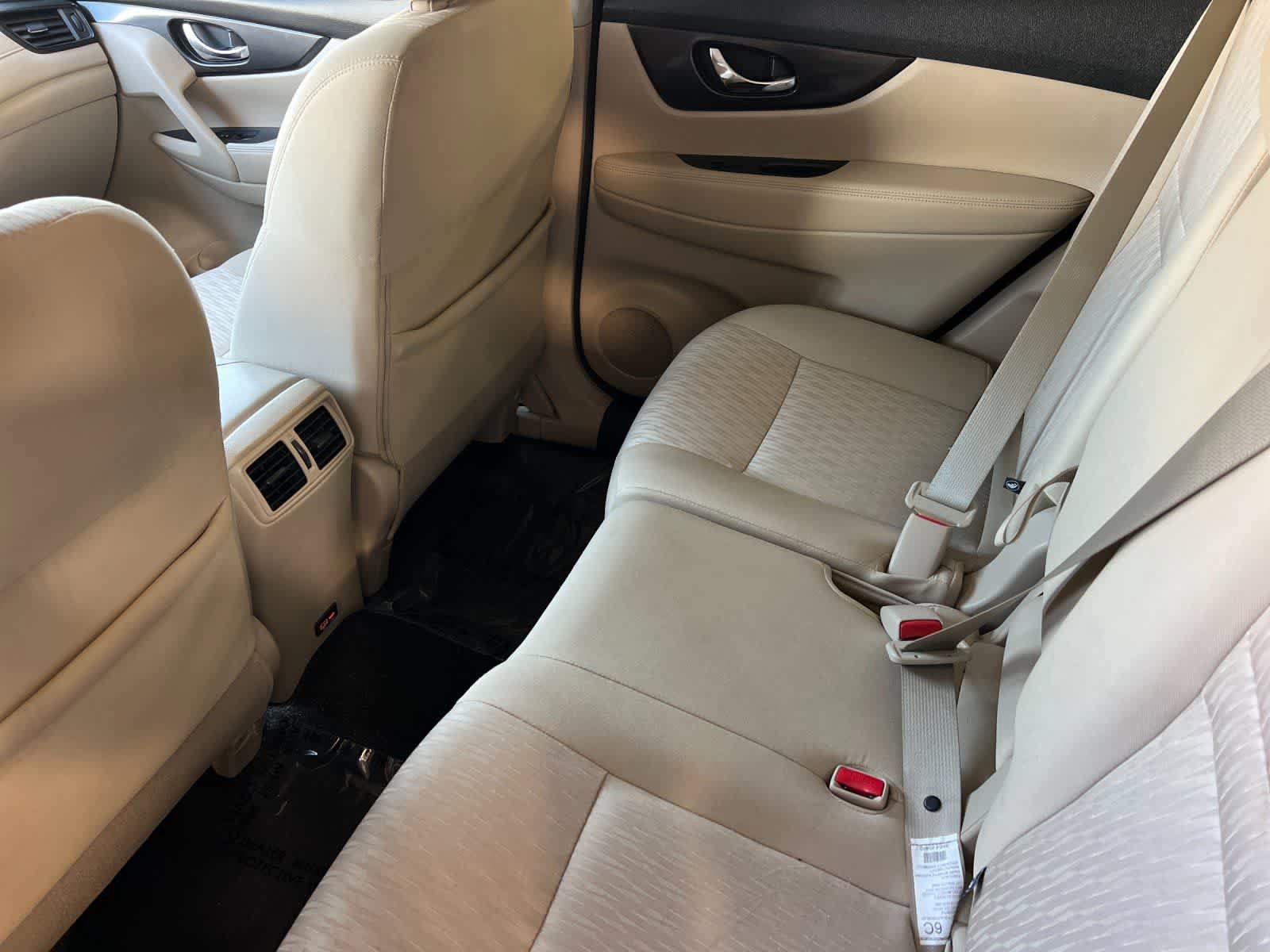 Used 2019 Nissan Rogue SV w/ Premium Package FWD image 5