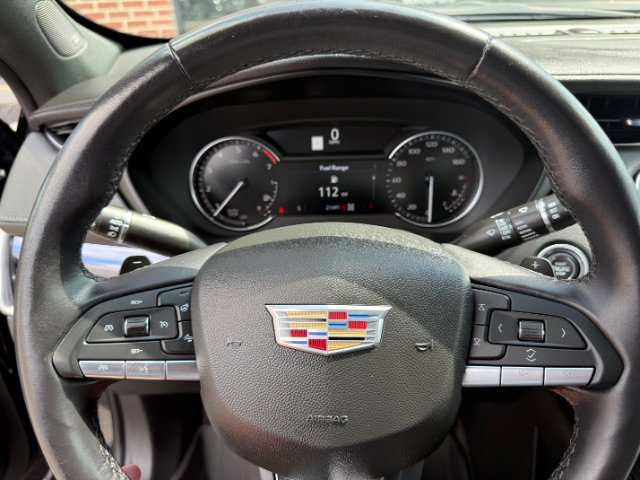 Used 2023 Cadillac XT4 Luxury w/ Cold Weather Package image 17