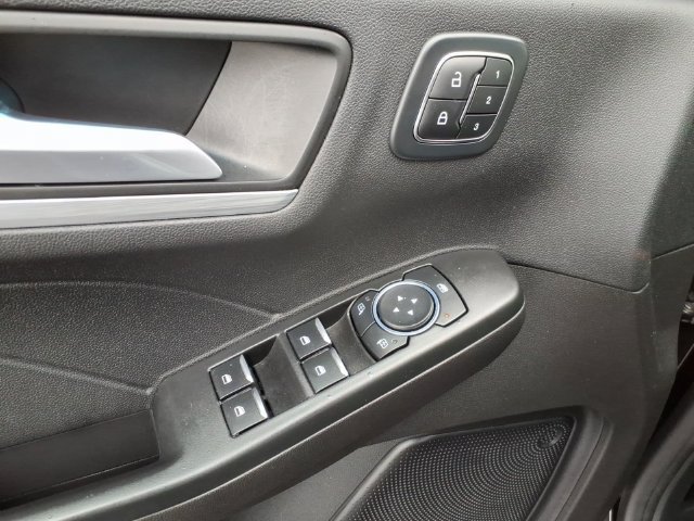 Used 2023 Ford Escape Platinum AWD/4WD image 27