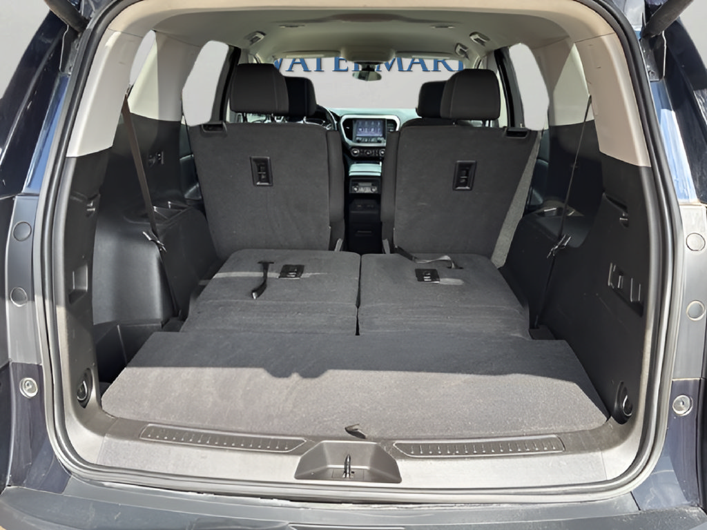 Used 2021 GMC Acadia SLE w/ Driver Convenience Package FWD image 41