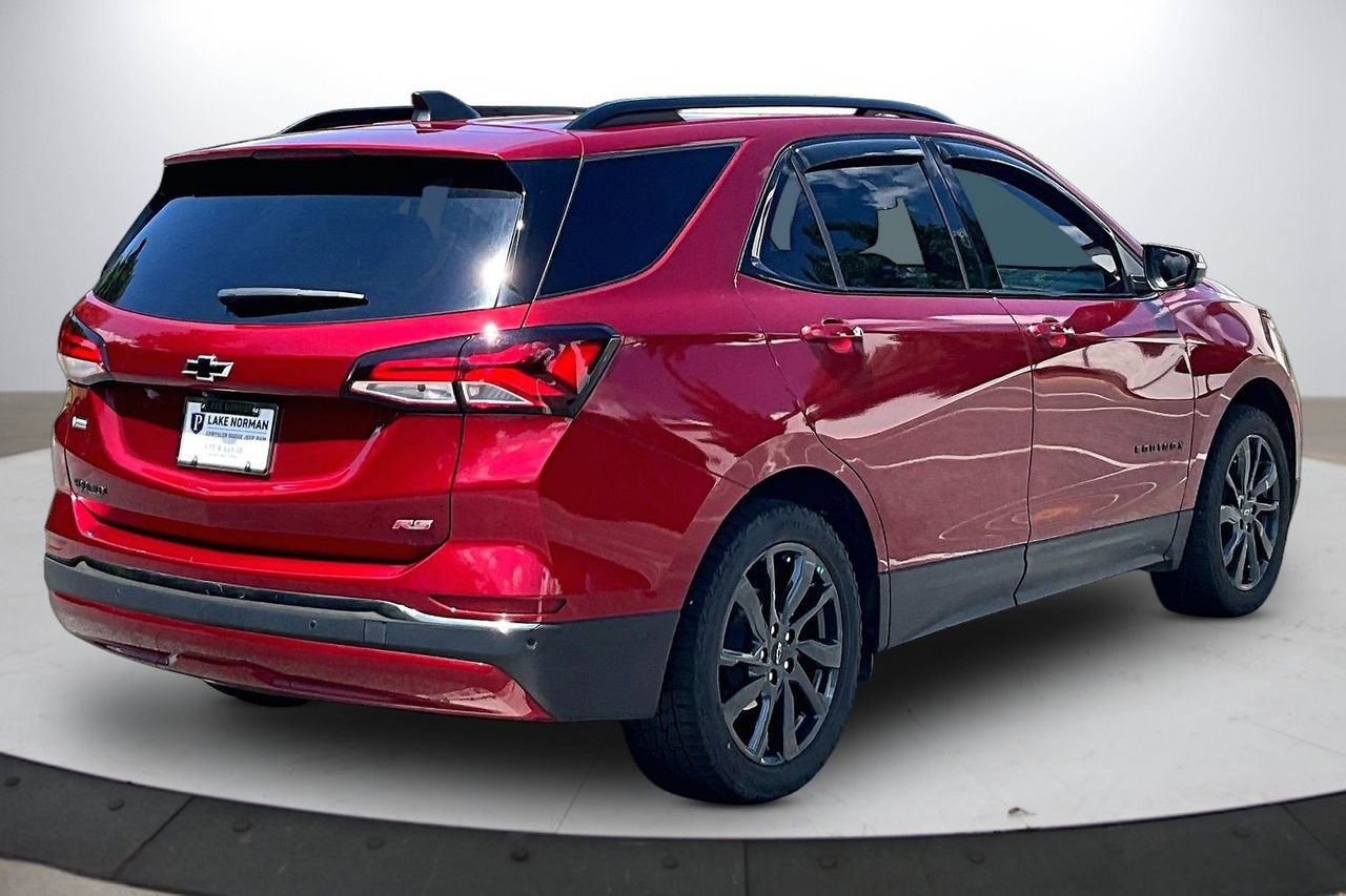 Used 2023 Chevrolet Equinox RS w/ RS Leather Package FWD image 8