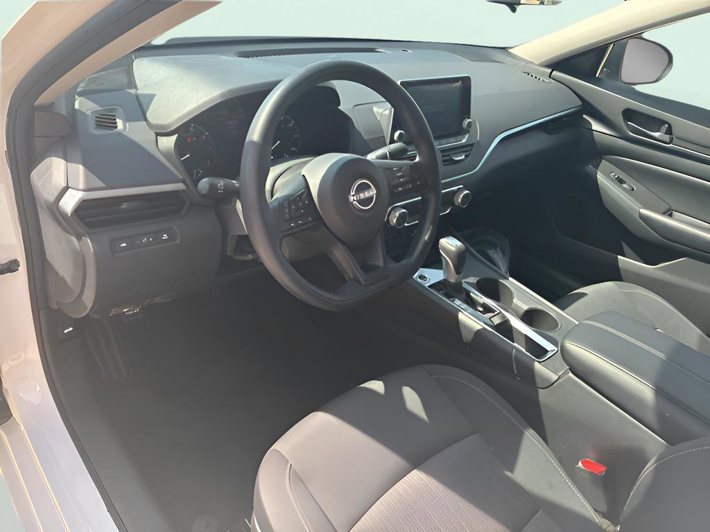 Used 2025 Nissan Altima 2.5 S image 18