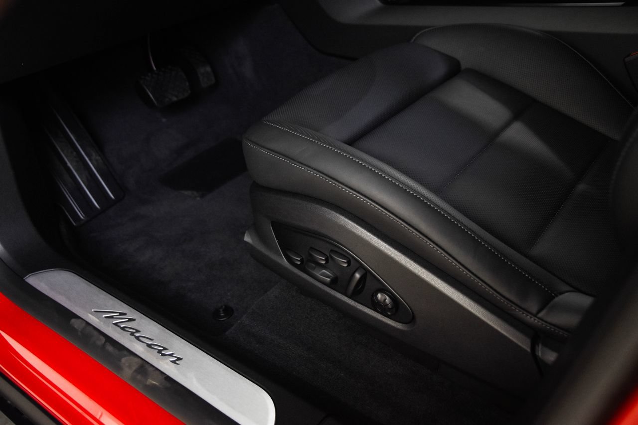 New 2026 Porsche Macan Electric RWD image 14