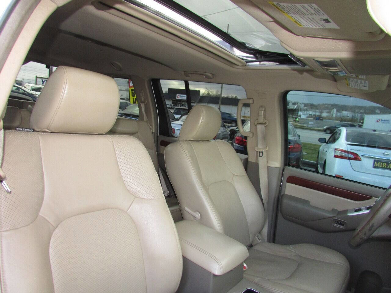 Used 2010 Nissan Pathfinder LE image 46