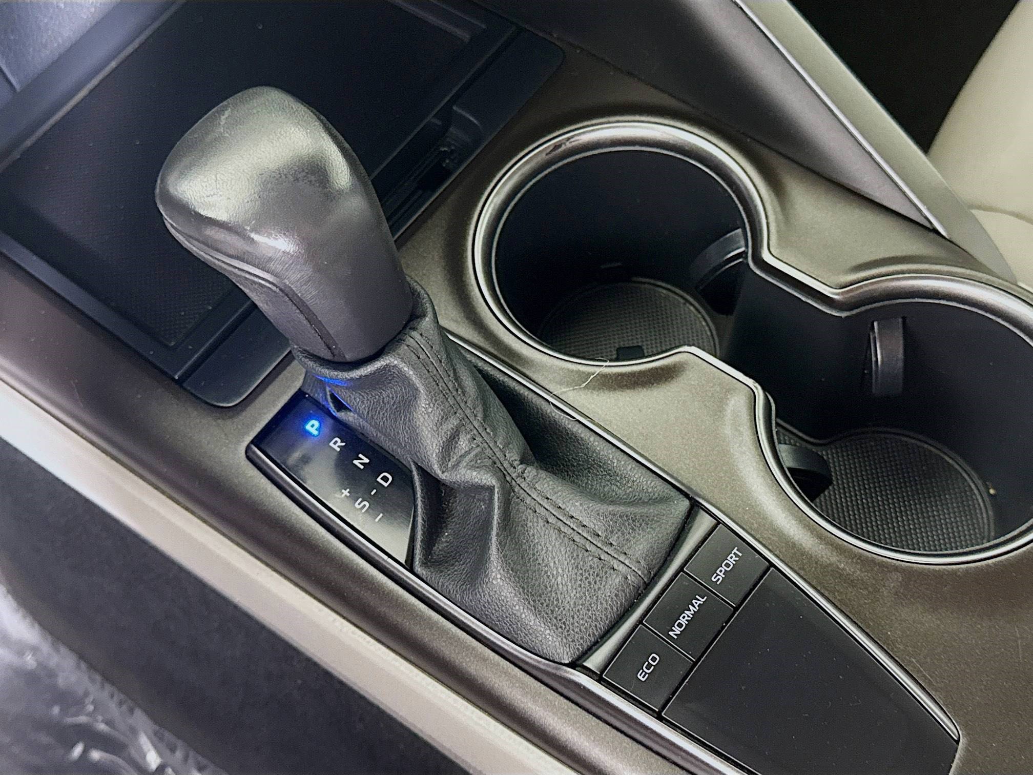 Used 2023 Toyota Camry SE image 18