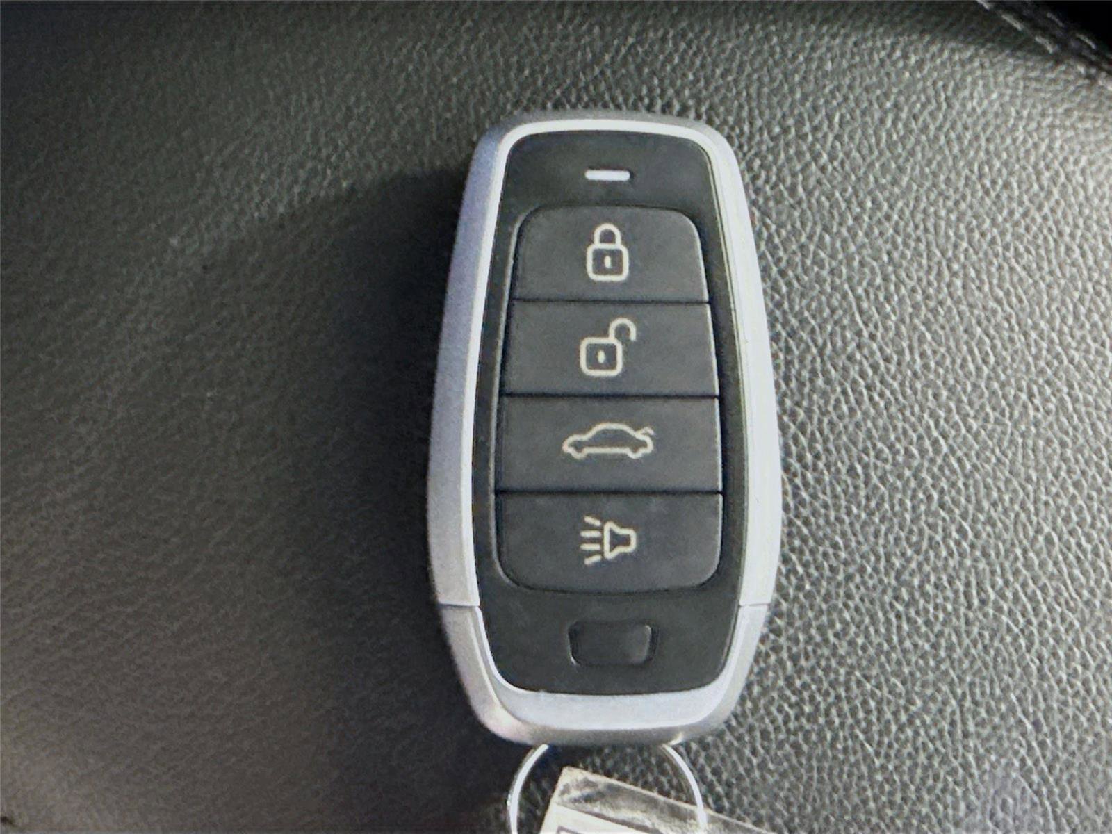 Used 2024 Alfa Romeo Stelvio Sprint RWD image 28