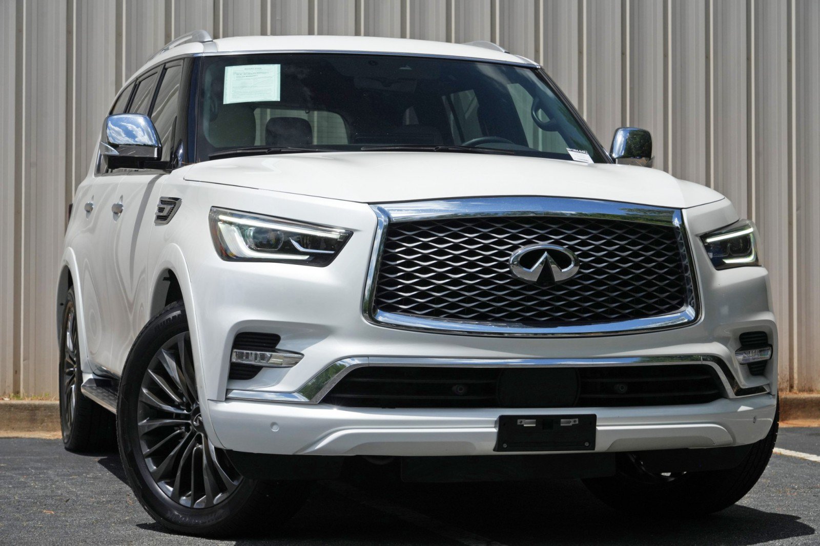 Used 2024 INFINITI QX80 Sensory w/ Cargo Package AWD/4WD image 4