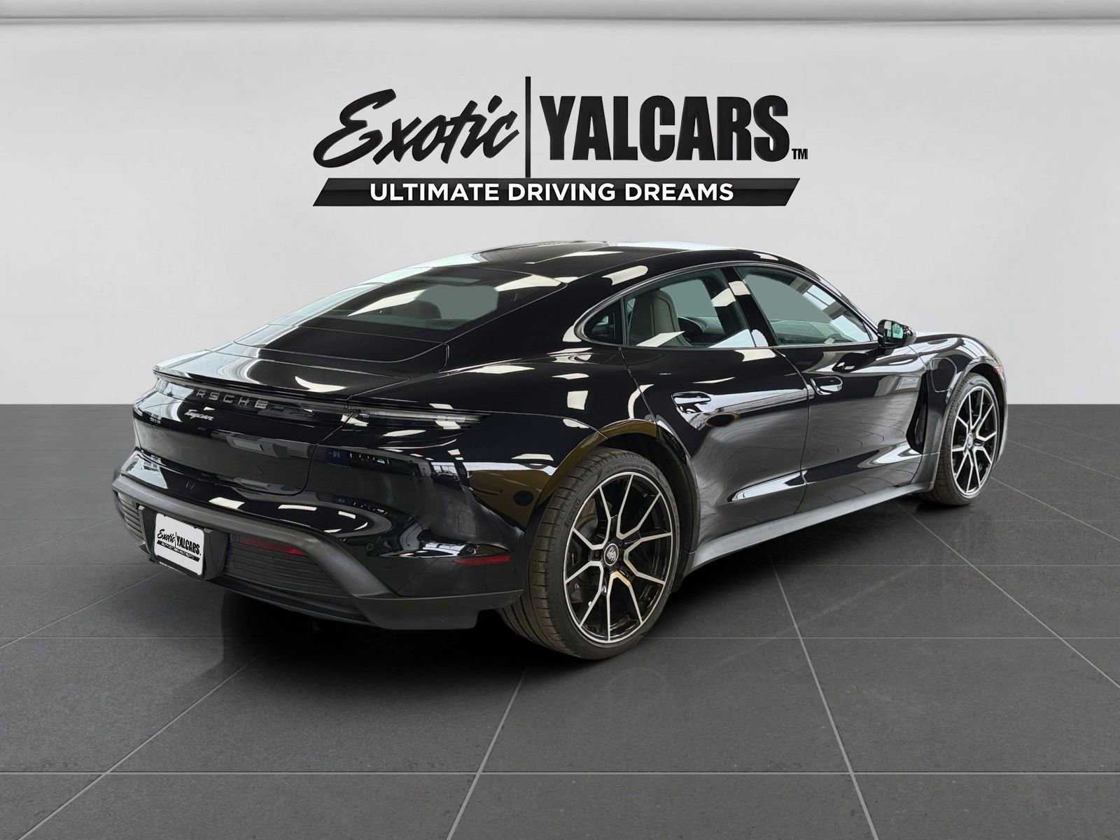 Used 2022 Porsche Taycan image 5