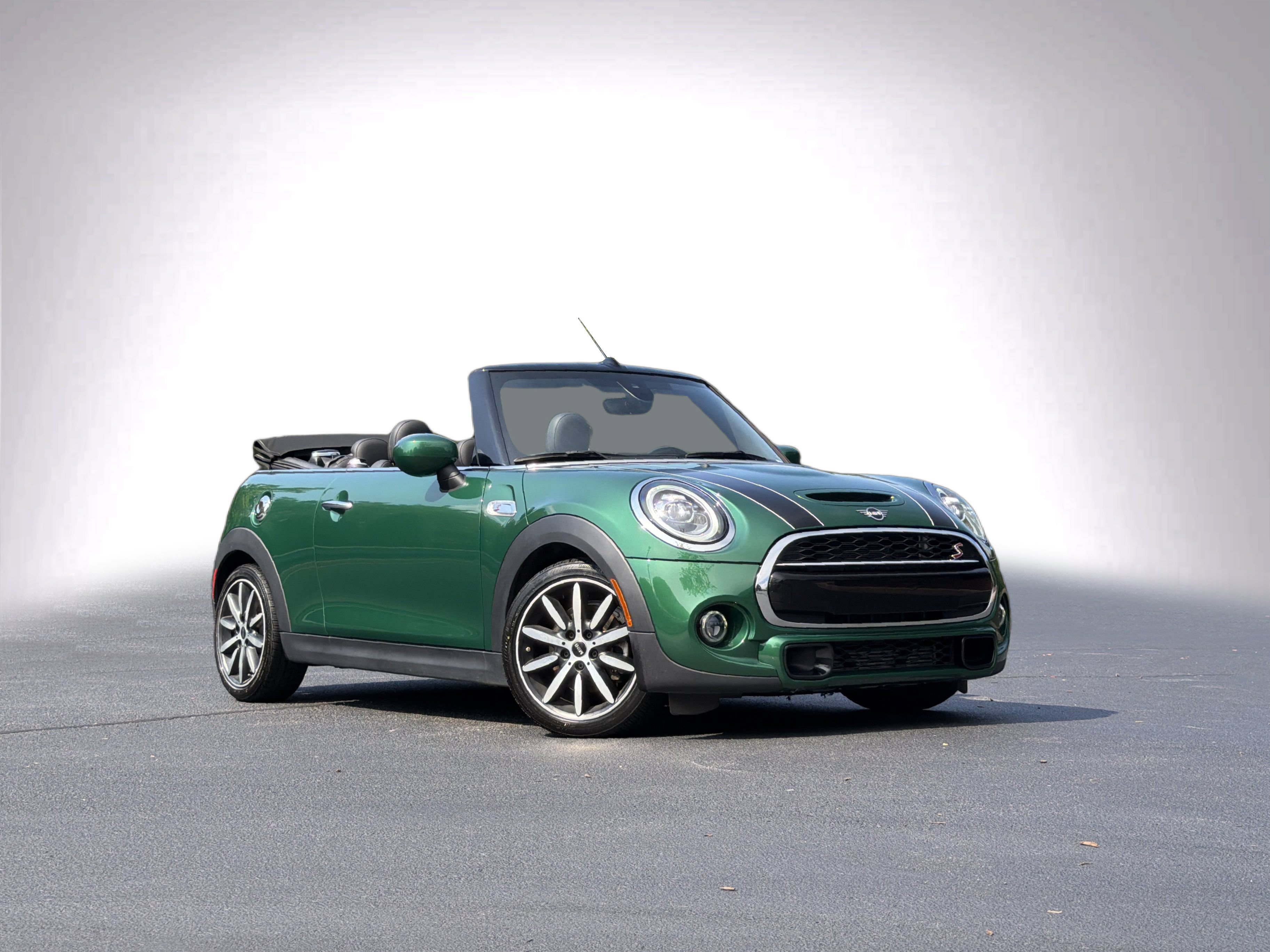 Used 2021 MINI Cooper S w/ 6.5" Touchscreen Package FWD image 2