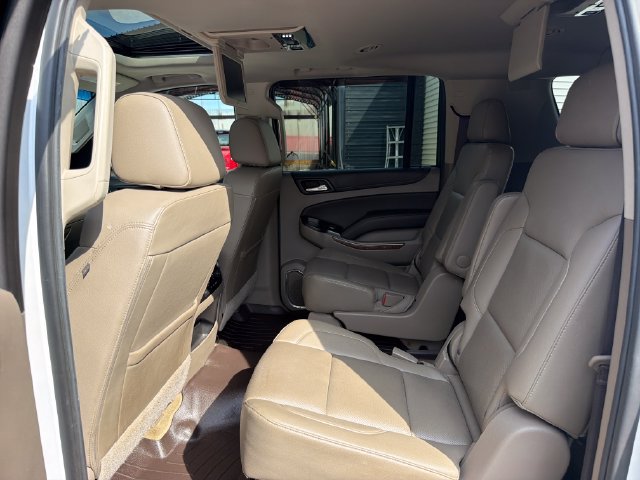 Used 2017 Chevrolet Suburban Premier AWD/4WD image 27