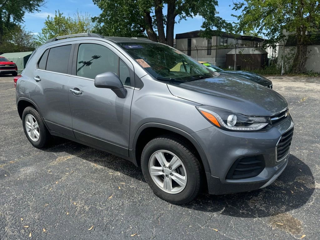 Used 2020 Chevrolet Trax LT w/ LT Convenience Package AWD/4WD image 1