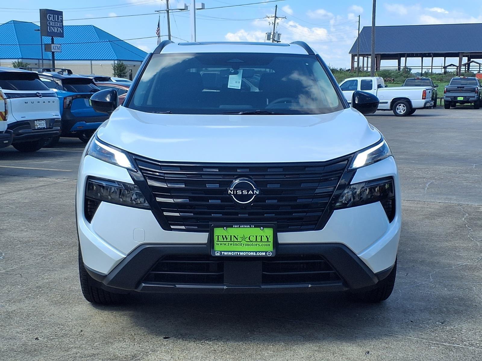 New 2026 Nissan Rogue Dark Armor FWD image 5