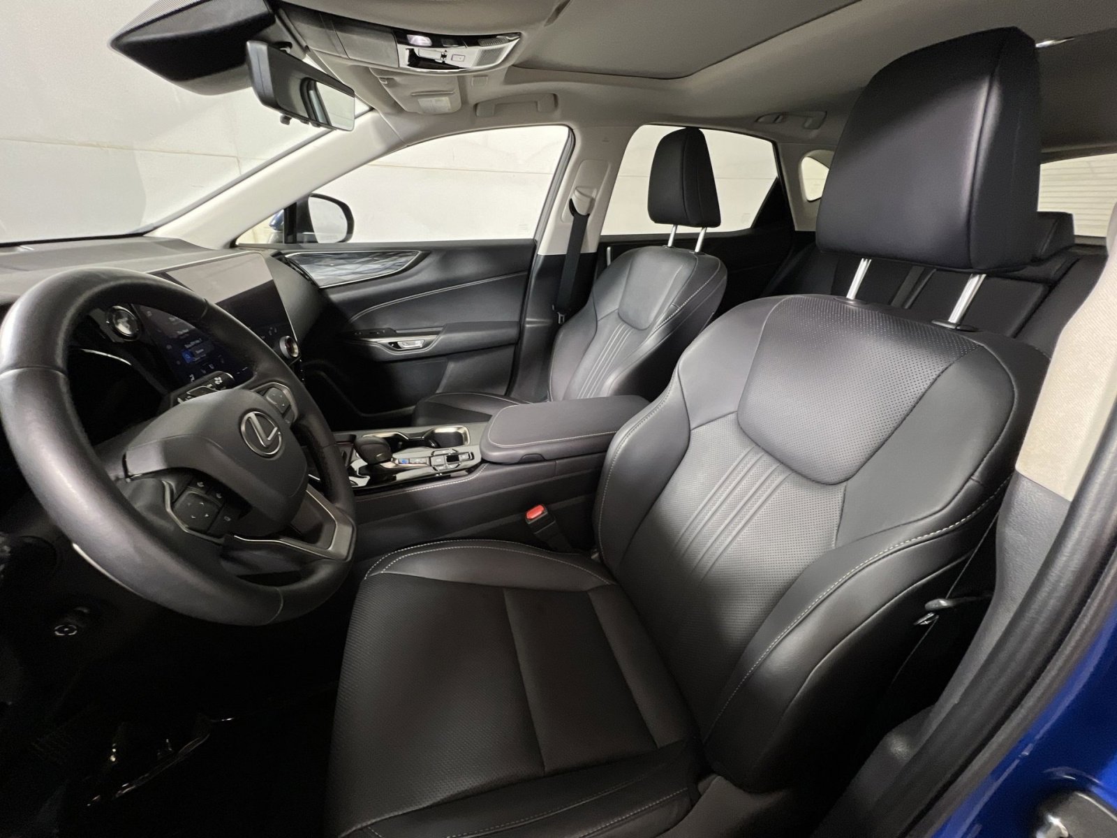 Used 2024 Lexus NX 350h AWD image 13