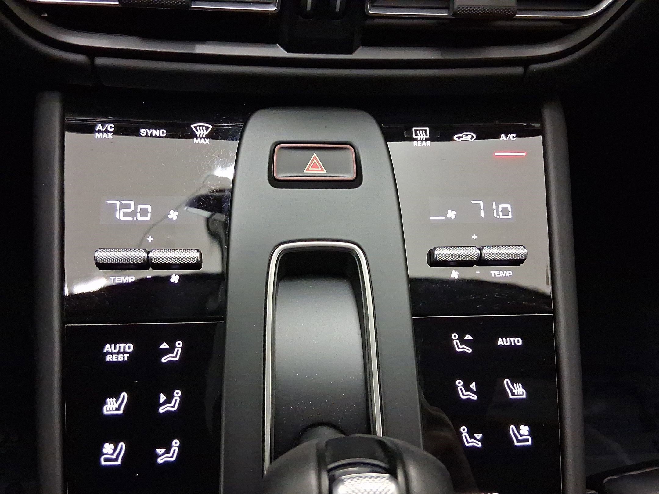 Certified 2025 Porsche Macan GTS image 28