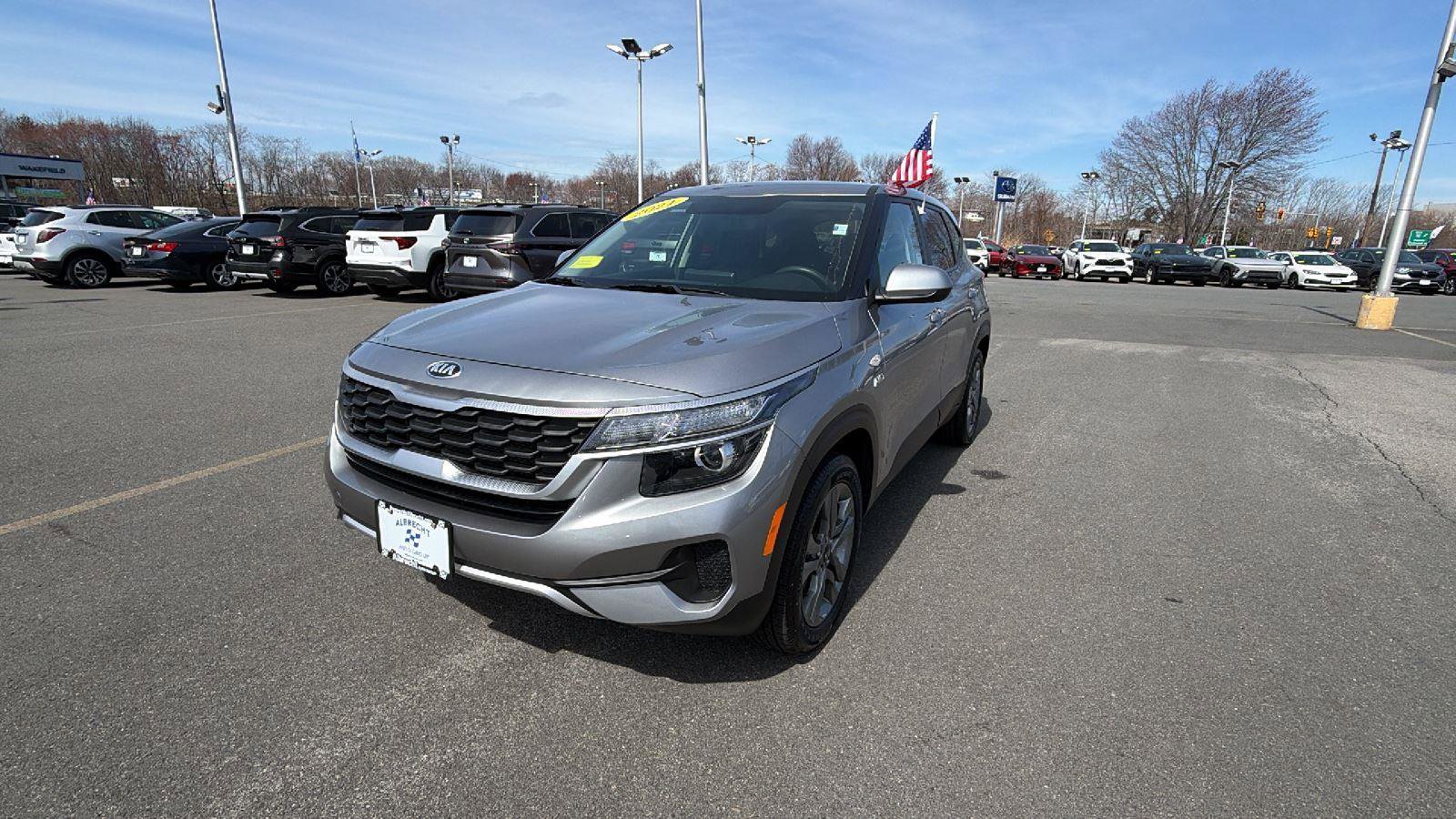 Used 2021 Kia Seltos LX AWD/4WD image 3