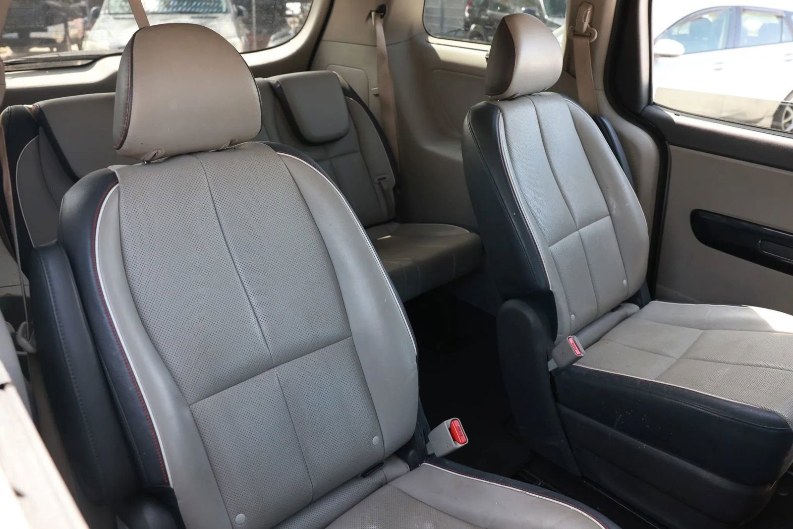 Used 2015 Kia Sedona EX image 19