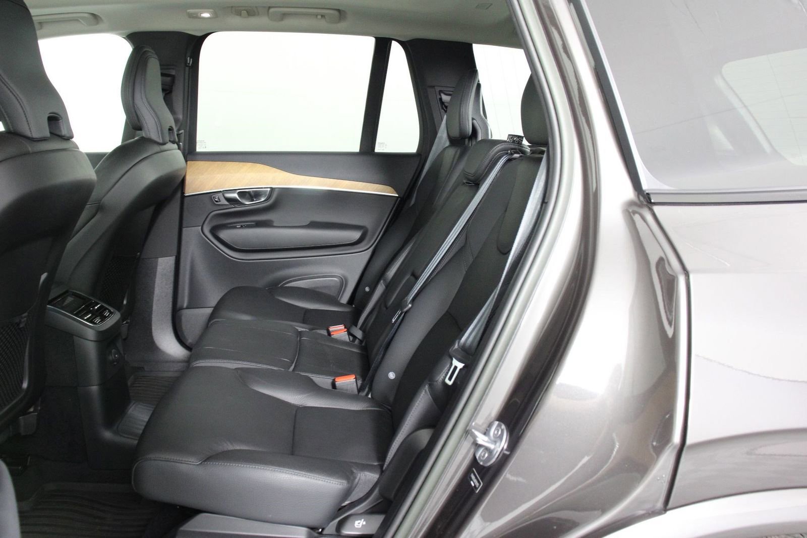 Certified 2023 Volvo XC90 T8 Plus w/ Protection Package Premier image 32