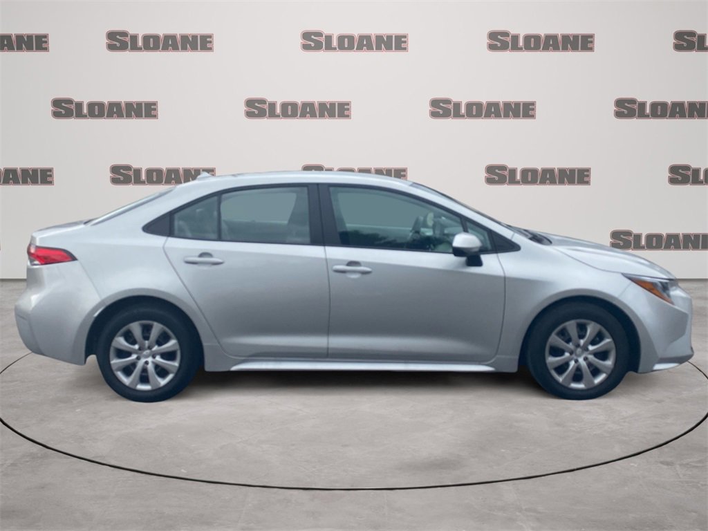 Used 2025 Toyota Corolla LE image 3