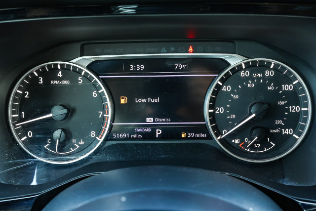 Used 2025 Nissan Pathfinder SL FWD image 26