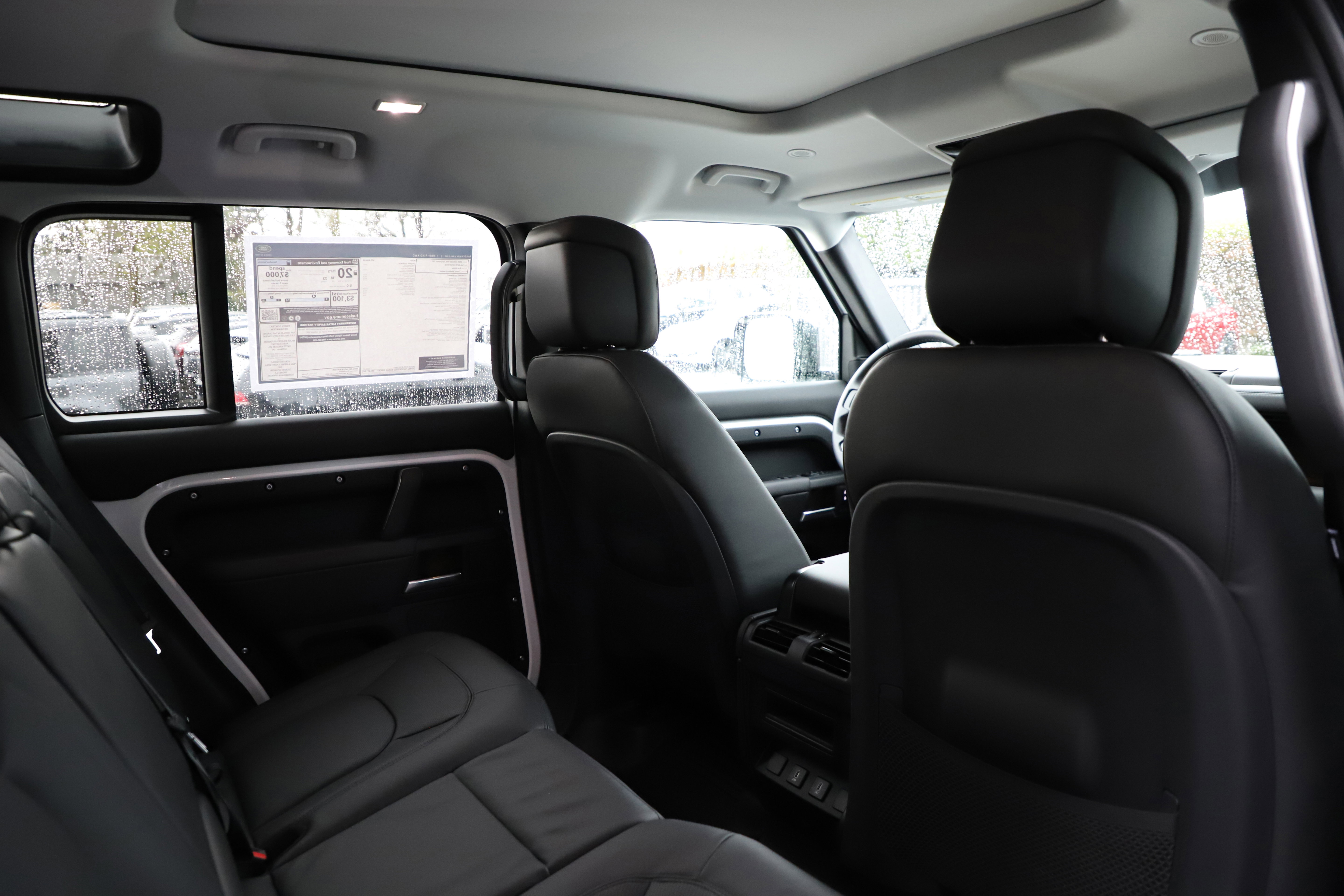 New 2026 Land Rover Defender 110 X-Dynamic SE image 10