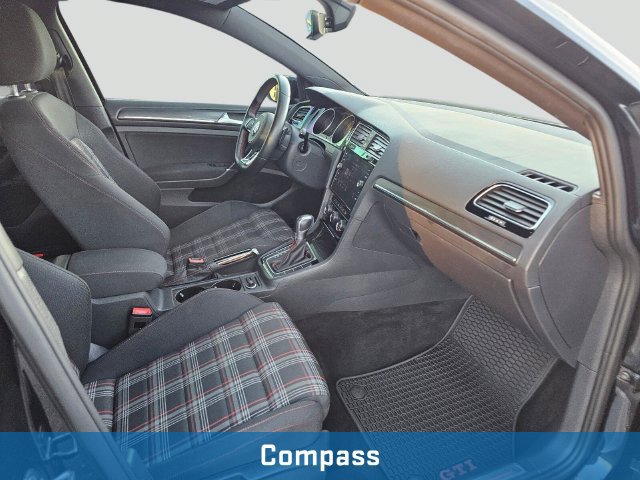 Used 2018 Volkswagen GTI SE FWD image 12