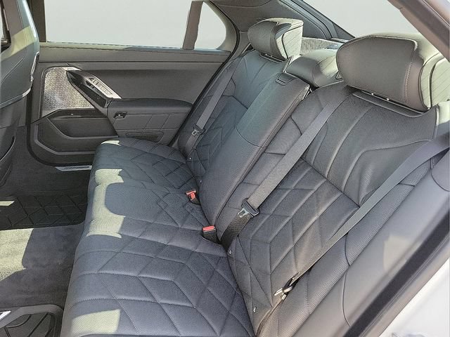 New 2026 BMW i7 xDrive60 w/ Executive Package AWD/4WD image 16