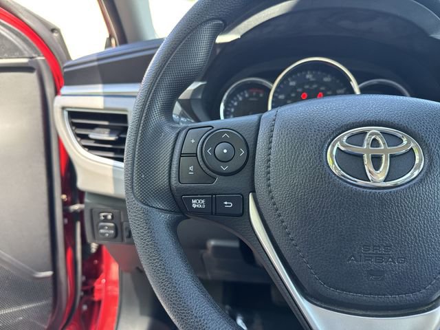 Used 2015 Toyota Corolla LE FWD image 16