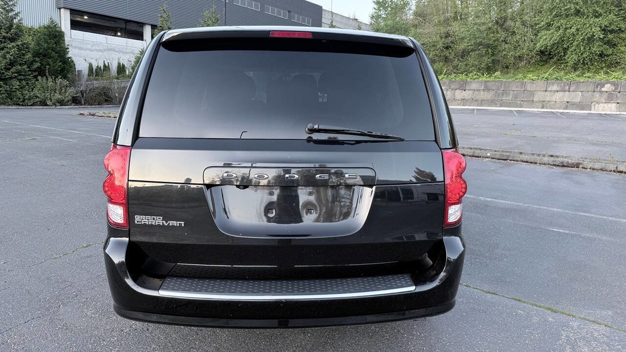 Used 2019 Dodge Grand Caravan SE FWD image 14