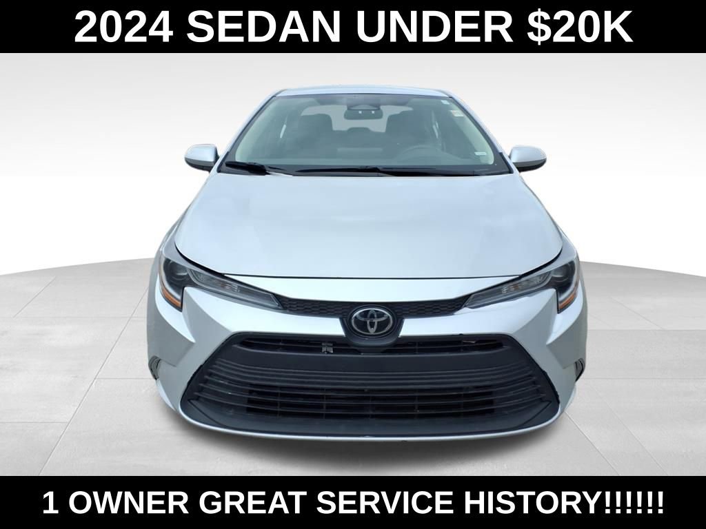 Used 2024 Toyota Corolla LE image 3