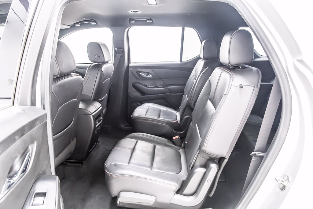 Used 2022 Chevrolet Traverse RS FWD image 29