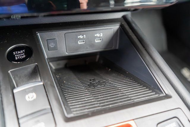 Certified 2025 Nissan Kicks SR image 30