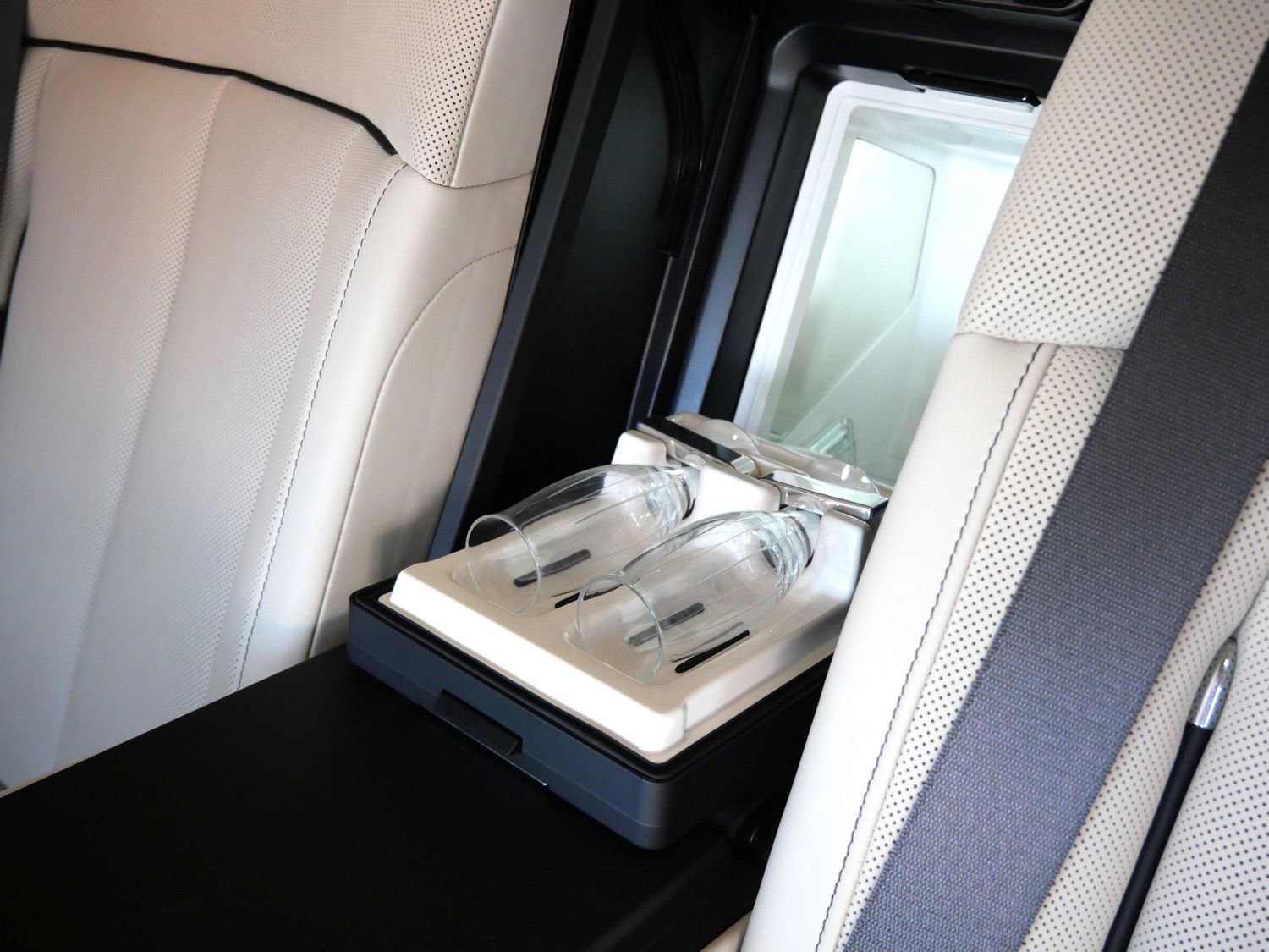 Certified 2024 Rolls-Royce Phantom Extended Wheelbase w/ The Phantom Package image 20