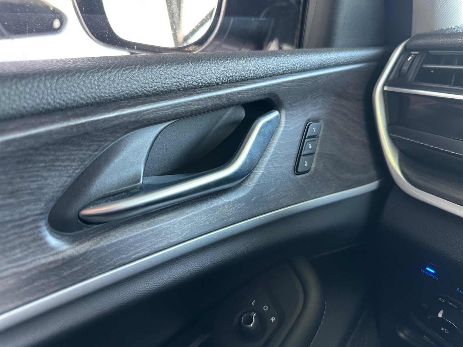 Used 2023 Jeep Grand Cherokee 30th Anniversary AWD/4WD image 18
