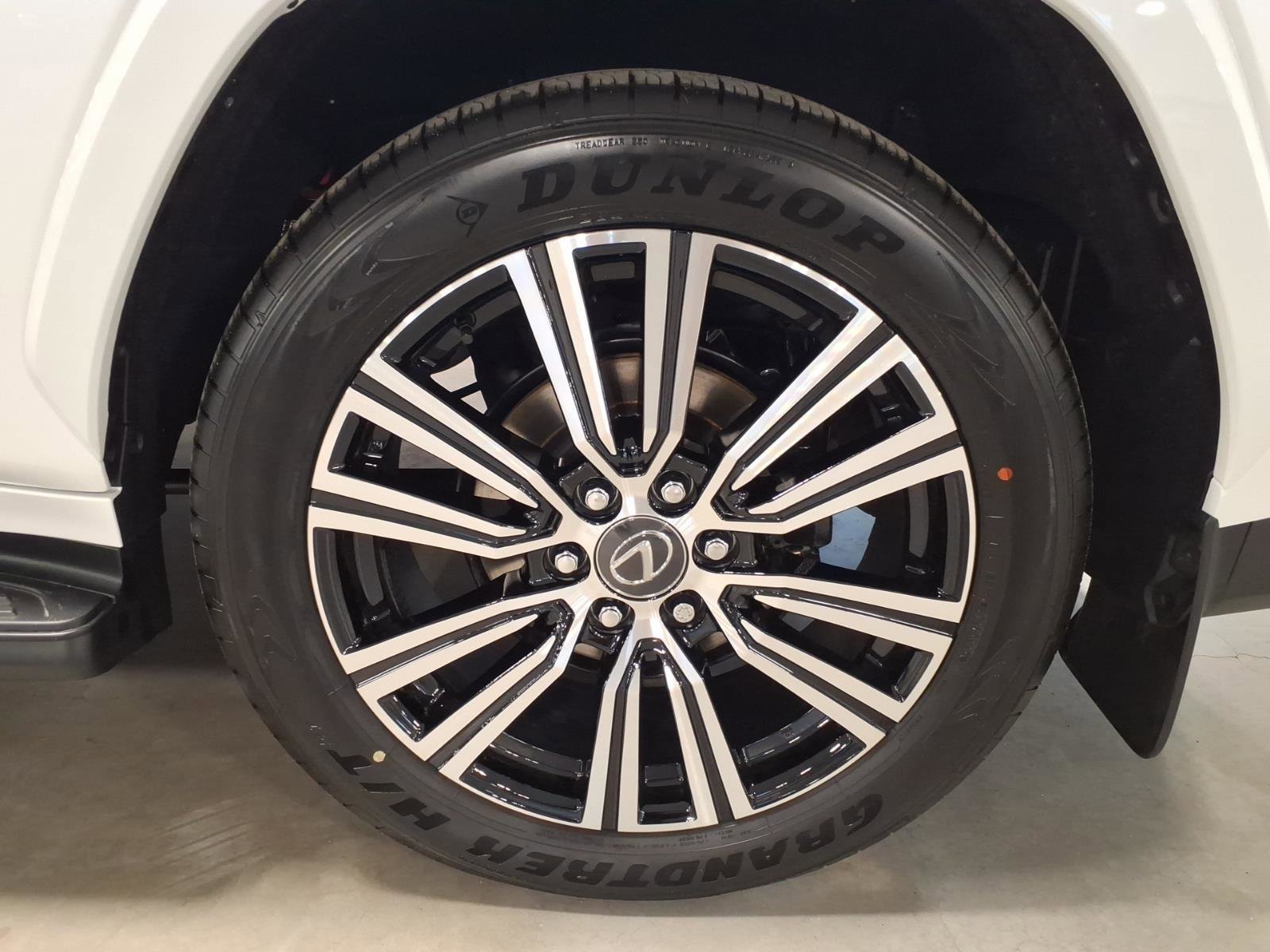 New 2026 Lexus LX 700h Luxury w/ Appearance Package image 13