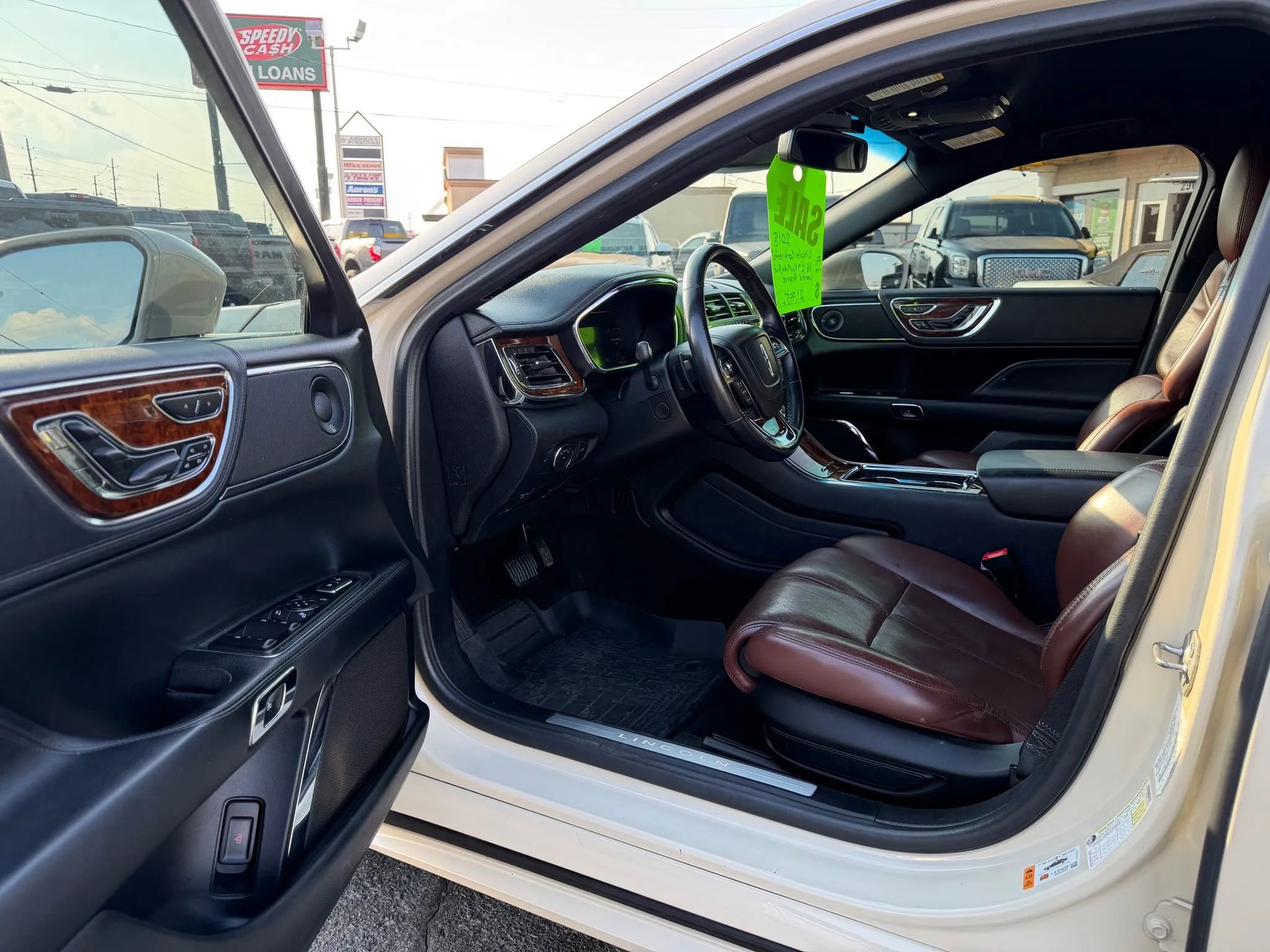 Used 2018 Lincoln Continental Reserve w/ Continental Climate Package FWD image 24