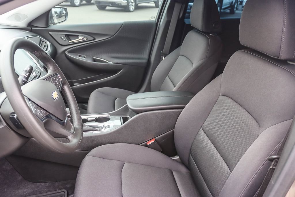 Used 2025 Chevrolet Malibu LT image 16