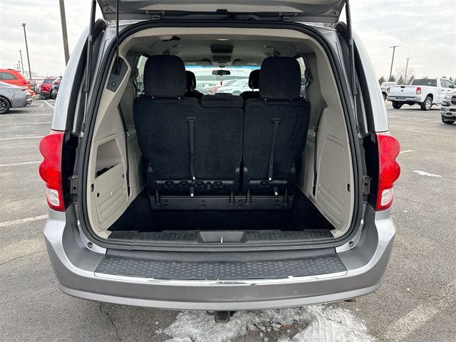 Used 2014 Dodge Grand Caravan SXT image 23