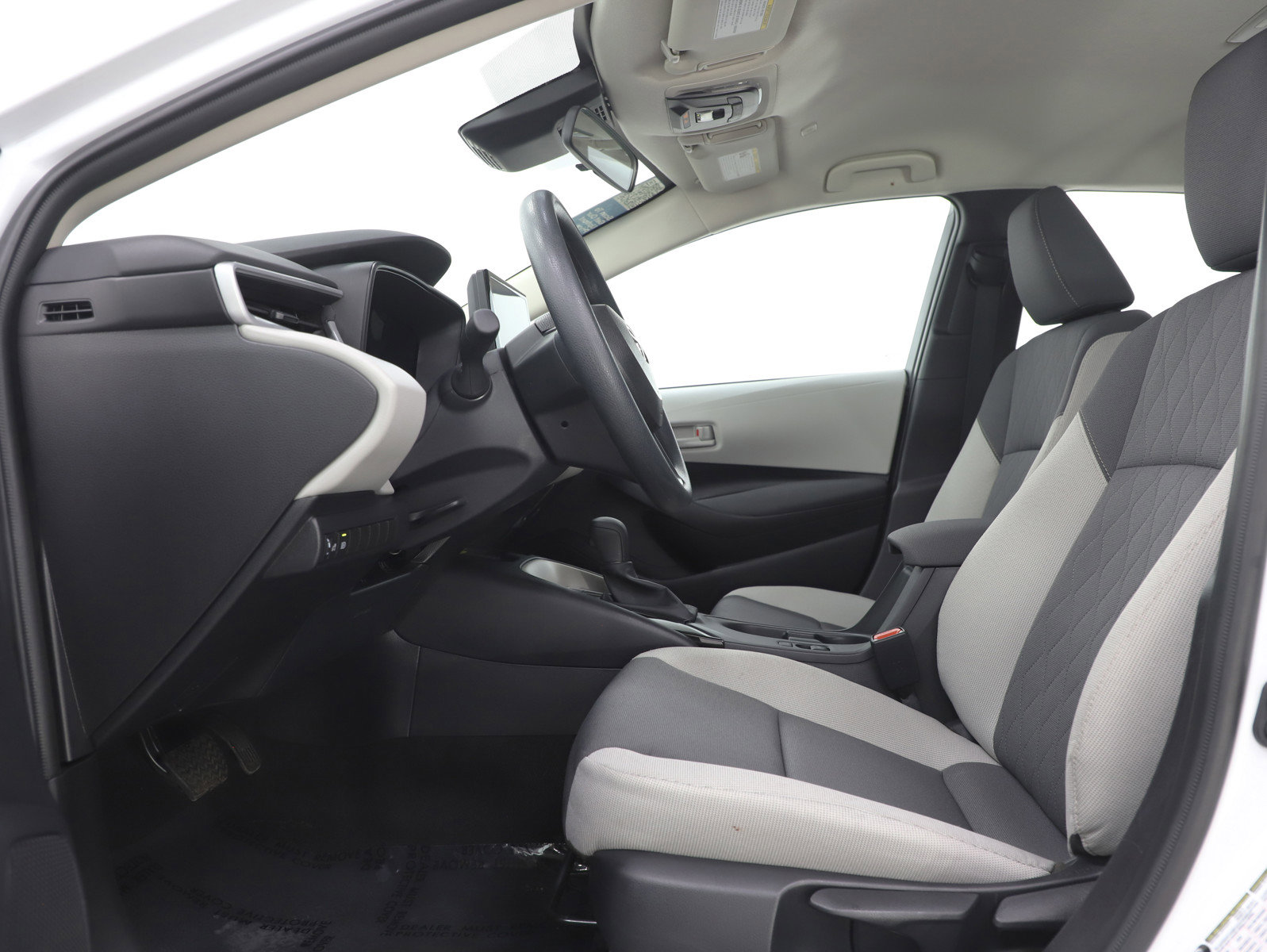 Used 2026 Toyota Corolla LE w/ LE Premium Package FWD image 18