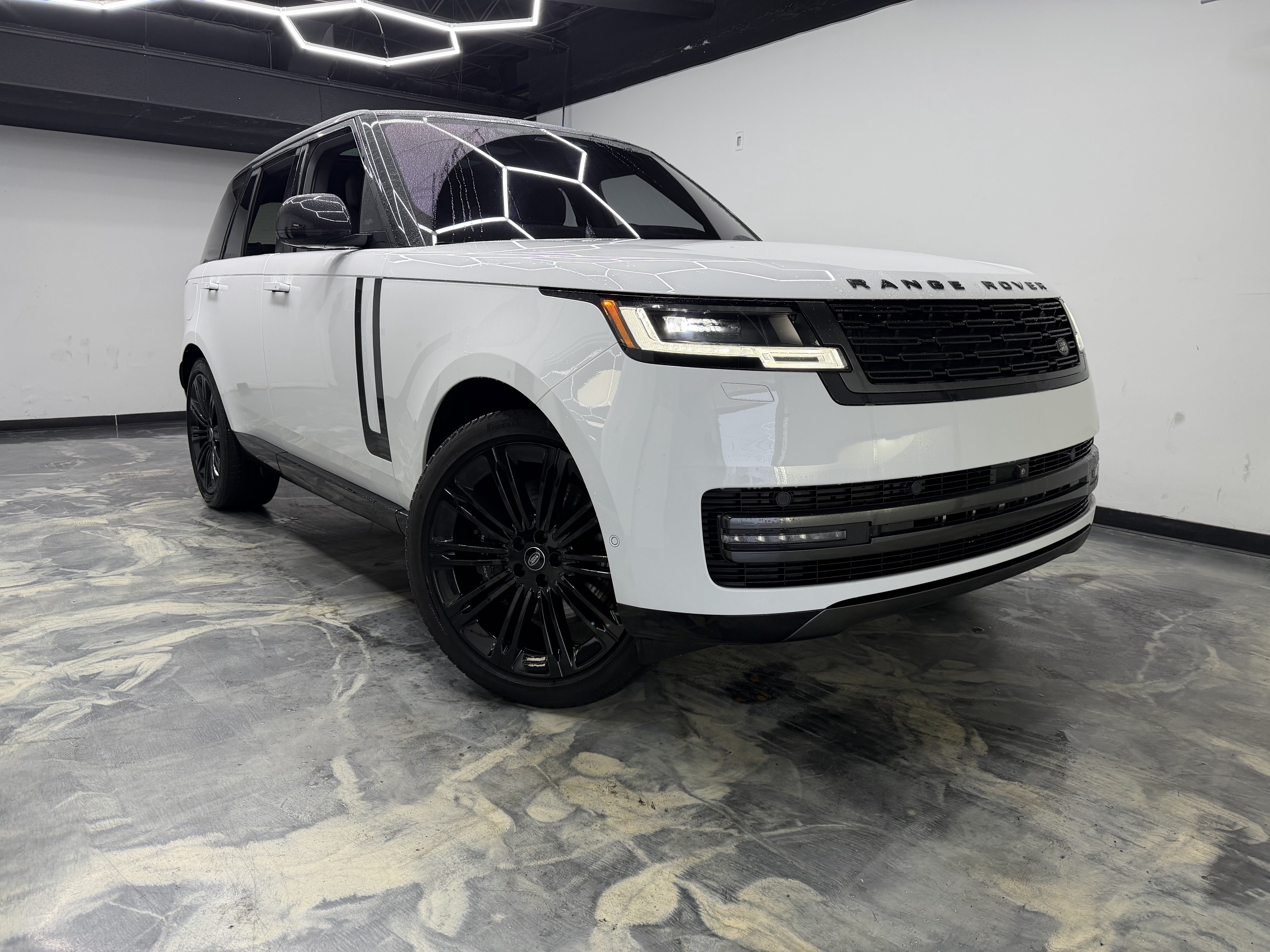 Used 2023 Land Rover Range Rover SE AWD/4WD image 6