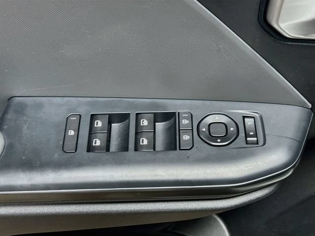 Used 2025 Kia K4 FWD image 17