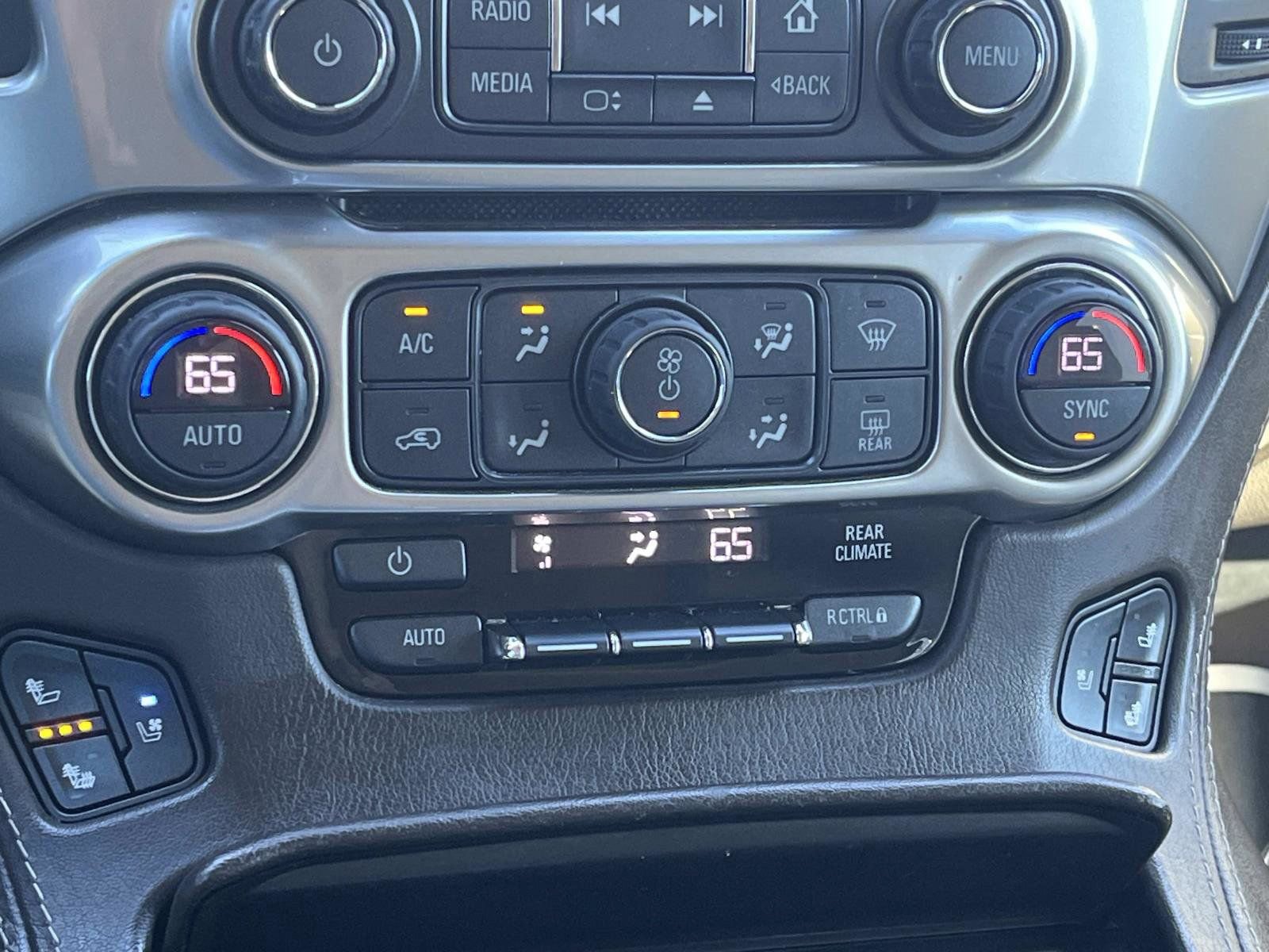 Used 2018 Chevrolet Suburban Premier image 36