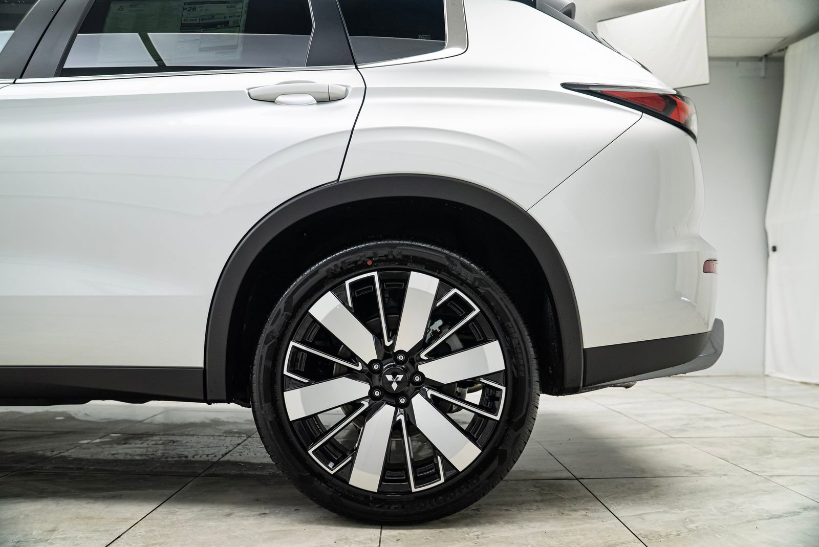 Used 2025 Mitsubishi Outlander SEL AWD/4WD image 28