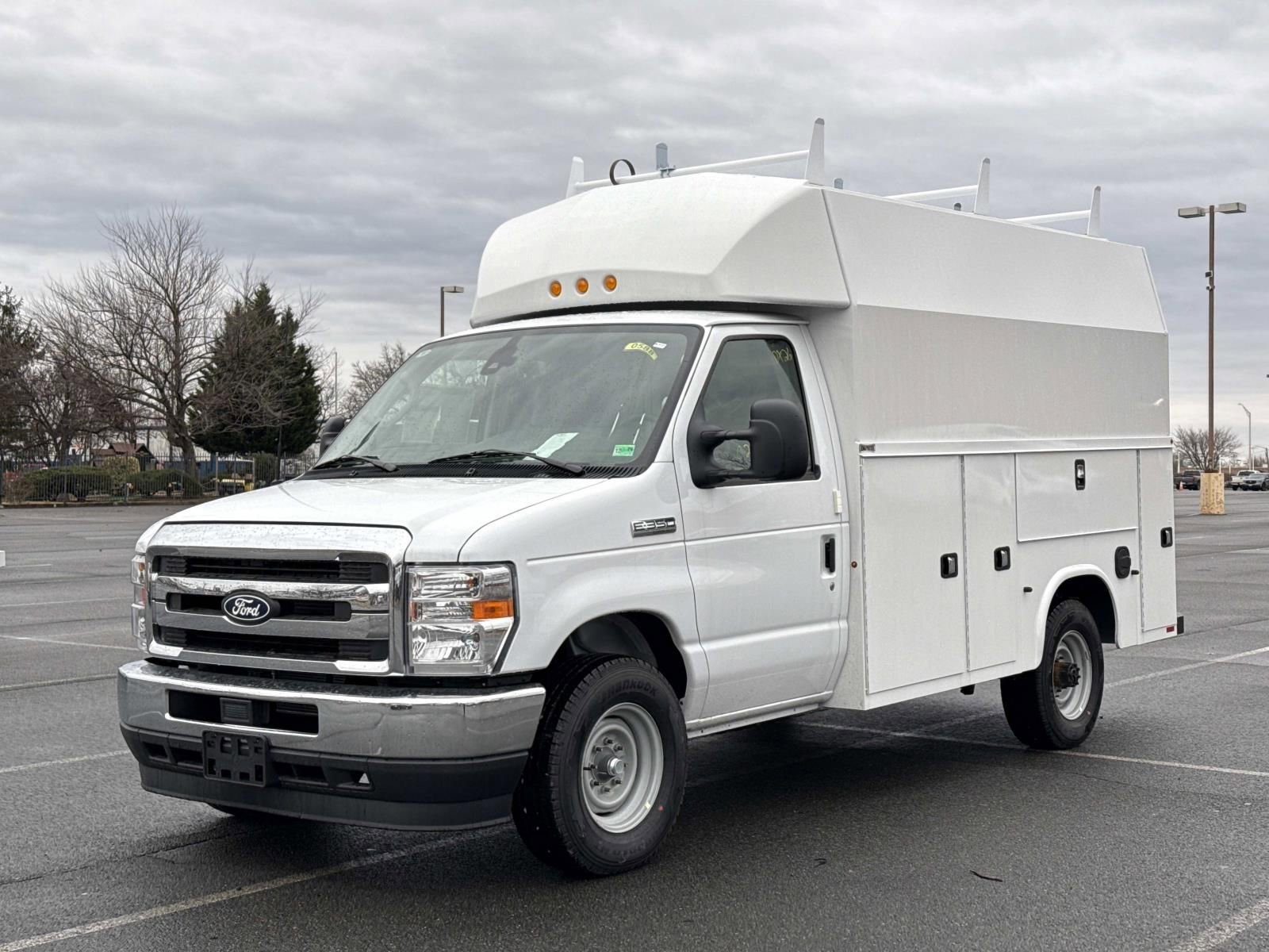 New 2026 Ford E-350 and Econoline 350 Super Duty w/ Power Equipment Group RWD image 7